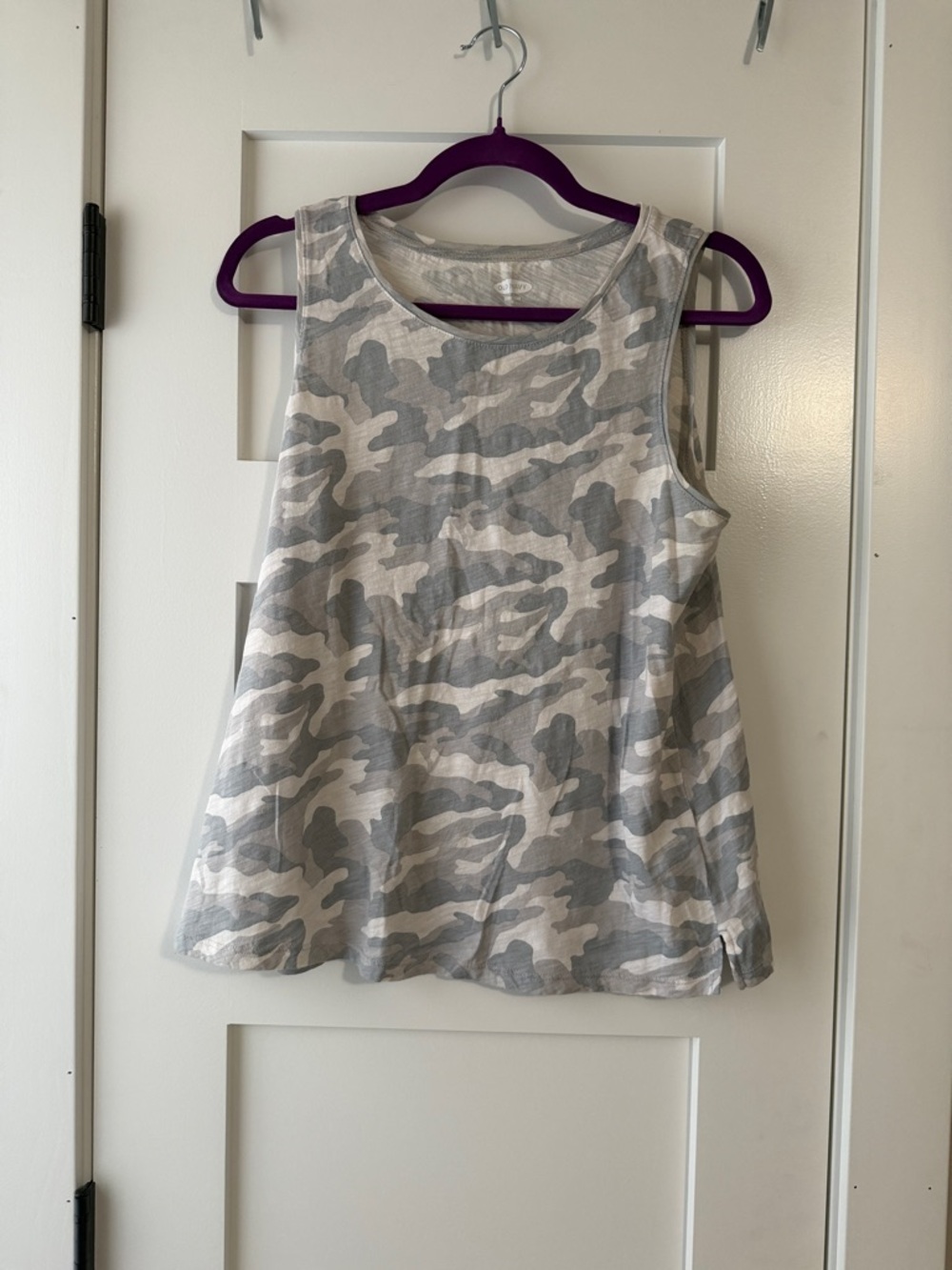Old Navy Gray and White Camo Tank Top